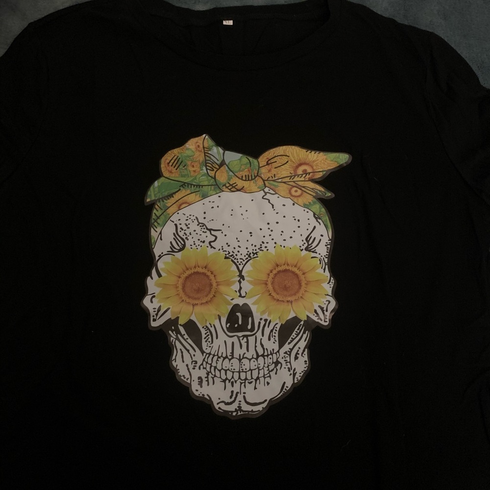 Skull sunflower shirt